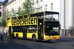 BVG 3134 (B V 3134).
Der Bus trägt Werbung für die Gelben Seiten.
Berlin Zoo Bahnhof, 9.8.2010.