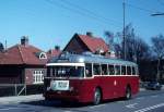 NESA Trolleybuslinie 27B (BUT/Smith, Mygind & Hüttemeier/English Electric Company-Trolleybus 50) Vangede, Ellegårdsvej am 1. Mai 1971. - Als die Strassenbahnbetriebsgesellschaft NESA 1953 ihre Strassenbahnlinien einstellte, kaufte sie 20 neue Obusse (31 - 50) des Typs LETB1 (Länge: 9,7 m, Breite: 2,44 m) mit einem Motor (EG-410C, 150 PS) von der englischen Firma English Electric Company. - Damals meinten viele, dass Trolleybusse das künftige öffentliche Verkehrsmittel in den Städten werden würden. Im Herbst 1971 stellte die NESA die Trolleybuslinien ein.