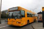 Hier ist ein alter bus auf linie 21 am Bahnhof Rdovre. 20-12-11