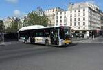 Paris - Gare de l'Est - 22. Mai 2021 : Iveco Urbanway 12 Hybridbus, Wagen 6162, auf der Linie 39 im Einsatz.