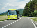 Ein Irisbus Crossway der SAD, unterwegs auf einer Dienstfahrt in Richtung Dobbiaco/Toblach.
Aufgenommen am 8.7.2016, in der Nähe von San Candido/Innichen.