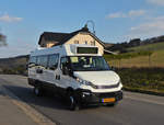 AS 9009, Iveco Daily Kleinbus, aufgenommen in der Nähe von Wiltz.
