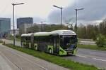 SL3601, Volvo 7900 Hybrid, von Sales Lentz, fährt an der Tram Haltestelle „Roud Breck“ in der Stadt Luxemburg, vorbei. 04.2024