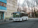 Graz. Der BD 14946 steht hier am 28.01.2022 als Linie 350 am Andreas-Hofer-Platz.