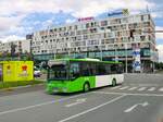 Graz. Postbus BD 15228 ist hier am 31.07.2023 als Linie 630 vor dem Brauquartier zu sehen.