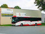 Graz. Der Iveco Evadys BD-156127 steht hier am 17.08.2023 in der Verkehrsstelle Hohenstaufengasse.