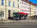 Leoben. Der Stadtverkehr in Leoben in der Obersteiermark, wird von den Stadtwerken Leoben betrieben. Das Unternehmen besitzt hauptsächlich Busse aus dem Hause MAN, der Wagen 38 ist hier am 14.02.2024 als Linie 2 in der Vordernberger Straße zu sehen.