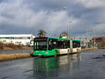 Graz. Die Autobuslinie 66 wurde in Graz kürzlich auf Gelenkbusse umgestellt. Wagen 197 ist hier am 23.01.2024 in Don Bosco zu sehen.