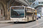 Innsbruck: Schienenersatzverkehr für die Straßenbahnlinie 1, Mercedes-Benz Citaro Facelift der Innsbrucker Verkehrsbetriebe (Bus Nr. 411) als Linie 1SE an der Haltestelle Ing.-Etzel-Straße. Aufgenommen 3.8.2023.