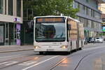 Innsbruck: Schienenersatzverkehr für die Straßenbahnlinie 1, Mercedes-Benz Citaro Facelift der Innsbrucker Verkehrsbetriebe (Bus Nr. 411) als Linie 1SE in der Ing.-Etzel-Straße. Aufgenommen 3.8.2023.
