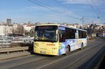Serbien / Stadtbus Belgrad / City Bus Beograd: Güleryüz Cobra GM 290 der  Grupa privatni autoprevoznici  /  Dumeco , aufgenommen im Januar 2016 auf der Brücke über die Save in der