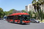 EMT Valencia (Stadtbus): MAN Castrosua, Wagennummer 9408 befährt die Avinguda de Blasco Ibáñez.