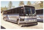 Ein US-Reisebus vom Typ 102D3 der US Firma MCI (Motor Coach Industries) aus Illinois,USA. Im Yosemite National Park. Im September 1993(scan vom Bild).  