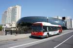 OC Transpo Ottawa (Stadtbus): New Flyer Invero, Wagennummer 4230 befhrt die Mackenzie King Bridge.