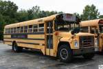 Alter Thomas build Buses School Bus auf International S-Series Fahrgestell. Als Eigentmer trug der Bus zum Zeitpunkt der Aufnahme (17.September 2011 bei den Meramec Caverns)  Cavern Canoe and Raft  aus Stanton / Missouri.