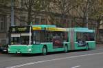 MAN Bus mit der Betriebsnummer 761 auf der Linie 36 fährt zur Haltestelle Badischer Bahnhof.
