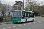 Elektro Testbus SOR EBN 8 wird bei den Basler Verkehrs Betriebe ab dem 1. April 2015 auf den Kleinbuslinien 35 und 45 getestet. Hier wird der Bus ausgewechselt und geht an die Steckdose in der Garage Rankstrasse. Die Aufnahme stammt vom 06.04.2015.