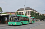 MAN Bus 781, auf der Linie 31, bedient die Haltestelle am Wettsteinplatz. Die Aufnahme stammt vom 09.08.2015.