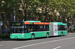 MAN Bus 753, auf der Linie 36, fährt zur Haltestelle am Badischen Bahnhof.