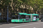 MAN Bus 766, auf der Linie 36, fährt zur Haltestelle am Badischen Bahnhof.