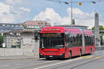 Volvo Bus 877, auf der Linie 10, fährt zur Haltestelle Zytglogge. Die Aufnahme stammt vom 22.05.2018.
