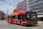 Volvo Bus 811, auf der Linie 12, fährt zur Haltestelle beim Bahnhof Bern. Die Aufnhame stammt vom 25.04.2019.
