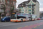 Mercedes Citaro 34, auf der Linie 4, fährt zur Haltestelle beim Bahnhof Solothurn.