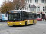 Postauto - MAN Lion`s City AG 43119 unterwegs auf der Linie 137 bei den Bushaltestellen vor dem Bahnhof Brugg am 24.10.2013