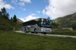 Der erste eigentliche berlandbus von Silvestri, ein Setra 412UL aus 2006 und beschafft fr die Linie Zernez - Livigno, ist inzwischen auch regelmssig am Berninapass anzutreffen. Die Aufnahme entstand am 28.7.2010 wenig oberhalb des Schweizer Zolls in La Motta. 