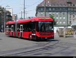 Bern Mobil - Volvo 7900 Hybrid  Nr.227 unterwegs in der Stadt Bern am 2023.06.17