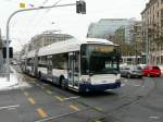 tpg - Hess-Swisstrolley BGGT-N2C  Nr.782 unterwegs auf der Linie 10 in der Stadt Genf am 14.02.2013