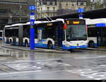 VBL - Mercedes Citaro Nr.168  LU 250398 in Luzern unterwegs auf der Linie 12 bei Regen vor dem Bahnhof am 01.04.2024