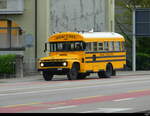 ex Ford US Schulbus unterwegs in der Stadt Solothurn am 202405.02