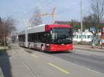 Der  neueste  Stadtbus Winterthur Nr. 124 (Hess BGT-N1C) am 5.3.2014 bei der Haltestelle Guggenbühl.