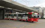 Stadtbus Winterthur Nr. 147 (MB O 405 GTZ) startet am 5.12.2012 zum Abschieds-Planeinsatz im Feierabendverkehr.