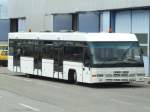 transfer-alle-typen Ein �lterer Cobus 3000 des Stuttgarter Flughafens steht am Depot am Stuttgarter Flughafen abgestellt. (05.06.2008)
