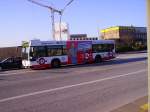 hamburg Ein Bus n�hert sich dem ZOB von Hamburg-Bergedorf. 27.03.07
