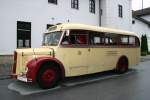 wien Saurer-Bus vor dem Bf. Sigmundsherberg am 6. August 2006