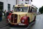 wien Saurer-Bus vor dem Bf. Sigmundsherberg am 6. August 2006