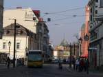mercedes-benz-o-530-i-citaro 164er Bus in der K�penicker Altstadt. Diese wurde vor etwa 3 Jahren zur Fu�g�ngerzone gemacht, was �brigens zu heftigem Streit f�hrte. Hier gibt es hochwertige Gastronomie, kleinere Gesch�fte. Ein paar Meter entfernt l�dt das K�penicker Schloss mit seinem Garten zum Besuch ein. 31.3.2007