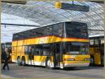 Neoplan N 40-Serie Neoplan Doppelstockpostauto verkehrt gem�ss Anzeige zum Weltcup-Skirennen nach Parpan. (18.03.2007)