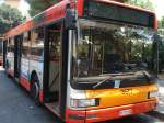 rom Dieser Bus steht vor der Station Lido Centro.