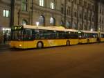 winterthur Dieser wundersch�ne Mercedes Benz Citaro in der Post Bus Schweiz farben Gelb steht am Bahnhof Winterthur.


