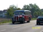 Sonstige Unbekannter Oldtimerbus kurz nach Neulu�heim. . Der Bus nahm an der Ausfahrt des Busoldtimertreffs von Sinsheim nach Speyer und anschlie�end wieder nach Sinsheim teil. Organisiert wurde das treffen von den Technik Museen Sinsheim und Speyer.