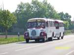 Ein unbekannter Oldtimerbus mit ...  J. N. 29.04.2007