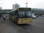 mercedes-benz-o-405-n-niederflur-stadtversion Mercedes-Benz O 405 N (Niederflur-Stadtversion) auf der Linie M32 am S+U Bahnhof Rathaus Spandau.