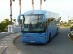 Sonstige 26.02.09,unbekannter Bus von ULTRAMAR EXPRESS TRANSPORT im Auftrag der TUI vor dem Hotel RIU Chiclana in Novo Sancti Petri.FAREBUS und Califa sind am Bus angeschrieben.