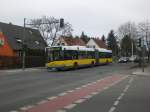 berlin Solaris Urbino auf der Linie 195 nach S-Bahnhof Mahlsdorf an der Haltestelle Mahlsdorf Am Rosenhag.