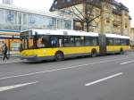 berlin Solaris Urbino auf der Linie M11 nach U-Bahnhof Oskar-Helene-Heim am S-Bahnhof Lichterfelde West.
