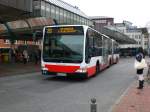 hamburg Mercedes-Benz O 530 II (Citaro Facelift) auf der Linie 20 nach S-Bahnhof R�benkamp am Bahnhof Altona.